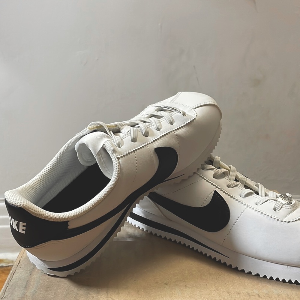 Nike woman shoe